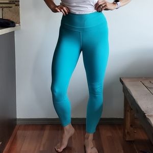 Lululemon Aligns -discontinued rare colour